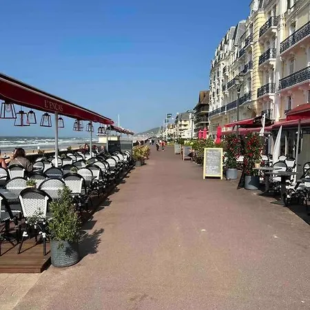 Studio-balcon Vue Musee- 5mn-centre 2mn *