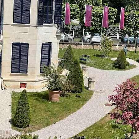 شقة Studio-balcon Vue Musee- 5mn-centre 2mn كابورغ